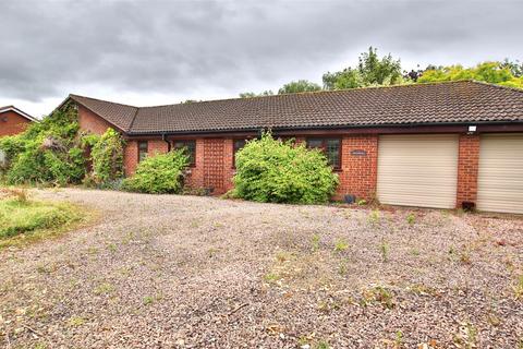 4 bedroom bungalow for sale, Gloucester Road, Corse, Gloucester