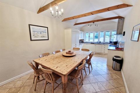 5 bedroom barn conversion to rent, Tregavethan, Truro