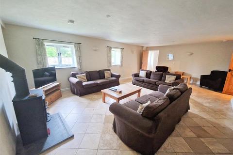 5 bedroom barn conversion to rent, Tregavethan, Truro