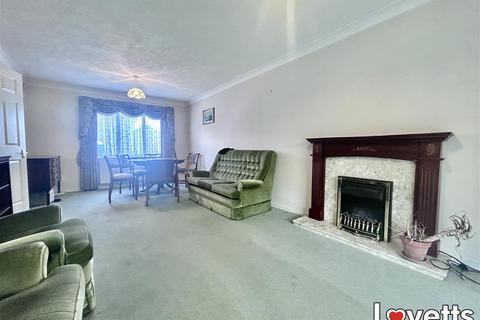 4 bedroom detached house to rent, Westmarsh Drive, Margate