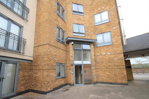 3 bedroom apartment to rent, Ballantyne Drive, Colchester, CO2 8GL