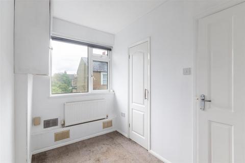 15 Stanley Road, Morden, SM4 5DE