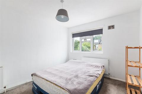 15 Stanley Road, Morden, SM4 5DE