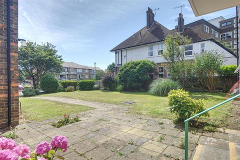 2 bedroom flat for sale, Sutherland Avenue, Bexhill-On-Sea