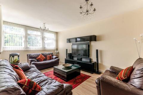 4 bedroom flat to rent, 92 Cable Street, London E1