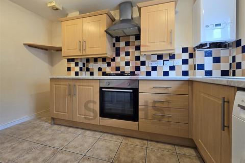 3 bedroom terraced house to rent, Law Street, Leicester LE4