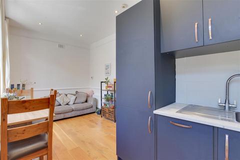 2 bedroom flat for sale, Avonmore Road, West Kensington, London