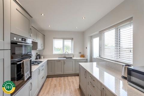 67 Clifton Drive, Sprotbrough, Doncaster, DN5 7NL
