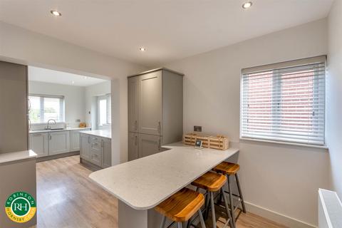 67 Clifton Drive, Sprotbrough, Doncaster, DN5 7NL
