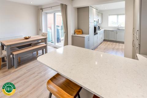 67 Clifton Drive, Sprotbrough, Doncaster, DN5 7NL