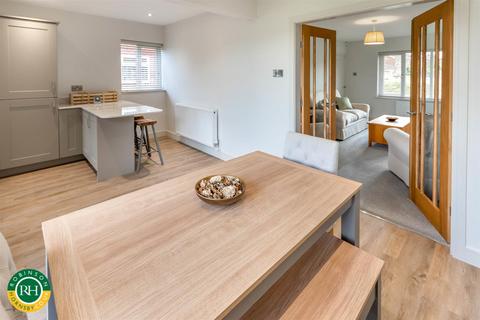 67 Clifton Drive, Sprotbrough, Doncaster, DN5 7NL