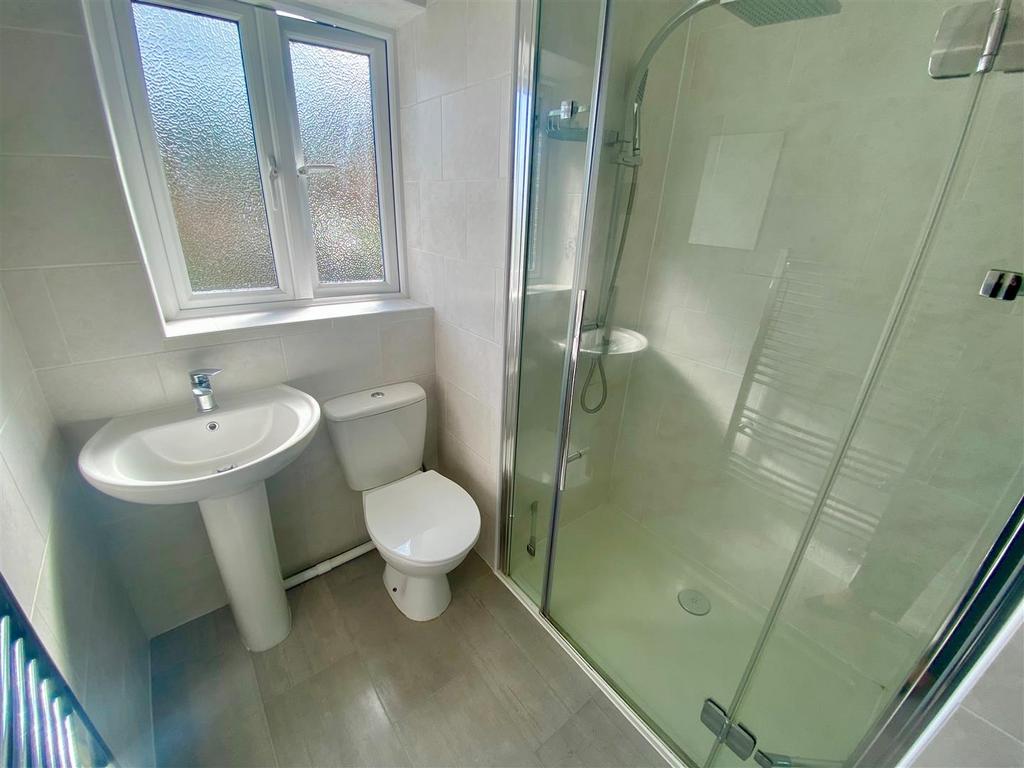 93 st michales shower room.jpg