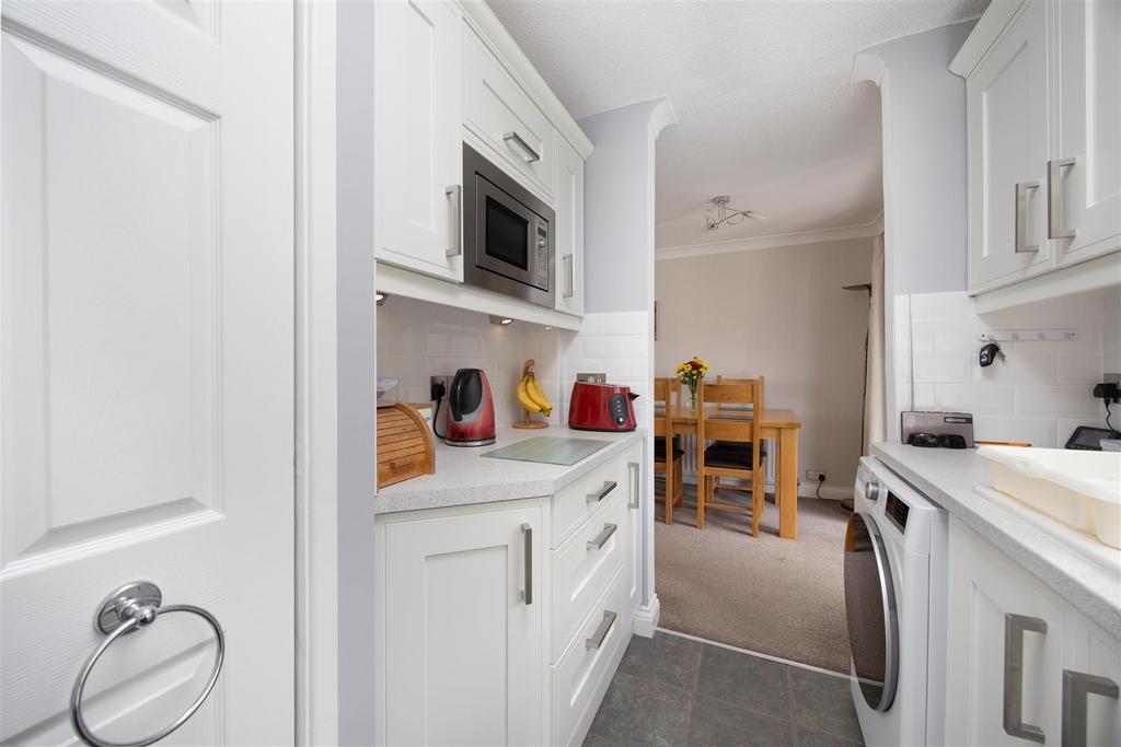 22 Brook Road Trowbridge BA14 9 DN (10).jpg
