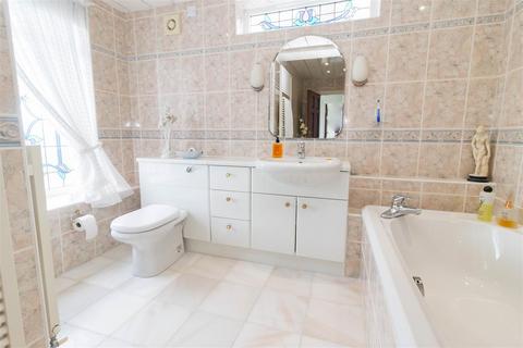 3 bedroom detached house for sale, Millview Drive, Tynemouth, North Shields