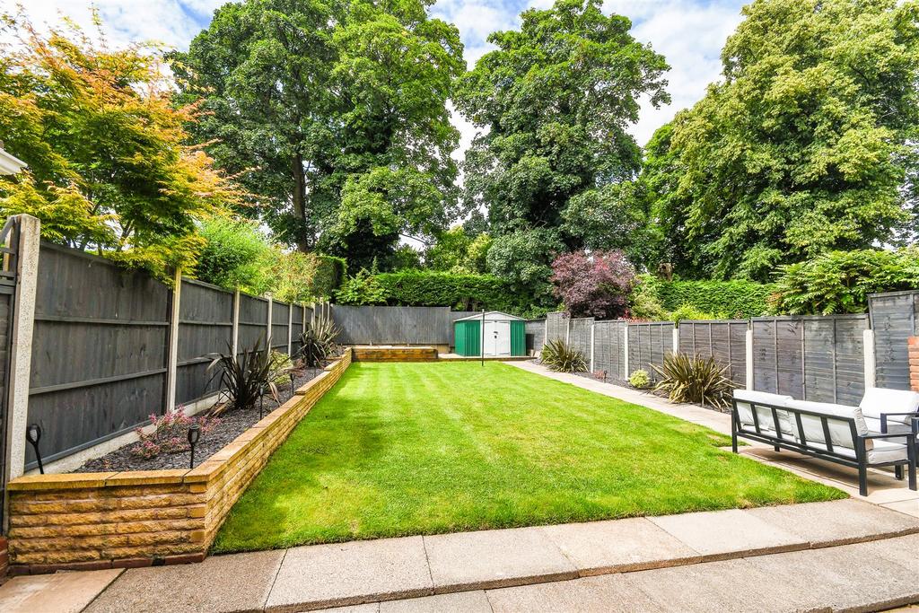 6 Charters Avenue - Garden.jpg