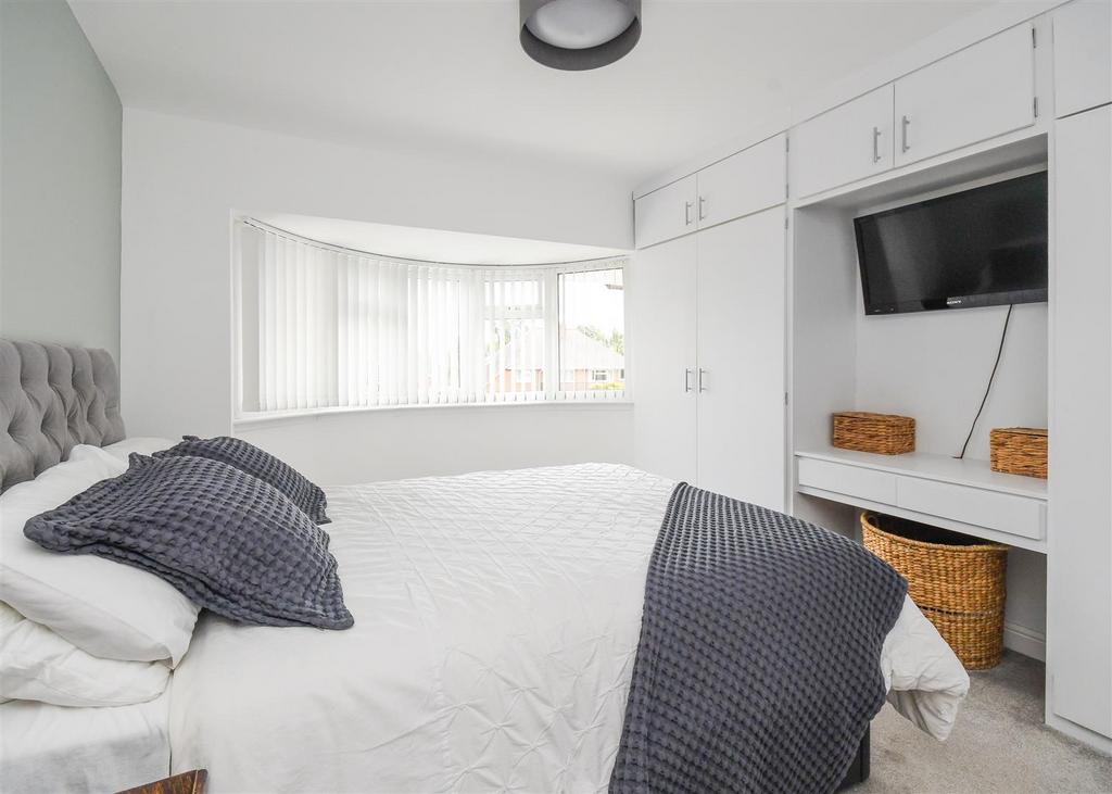 6 Charters Avenue - Bedroom 1.jpg