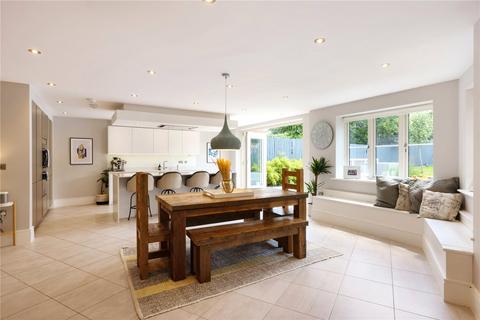 9 Coates Gardens, Charlton Kings, Cheltenham, GL53 8AX