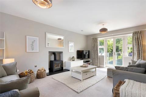 9 Coates Gardens, Charlton Kings, Cheltenham, GL53 8AX