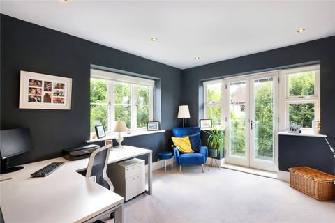 9 Coates Gardens, Charlton Kings, Cheltenham, GL53 8AX