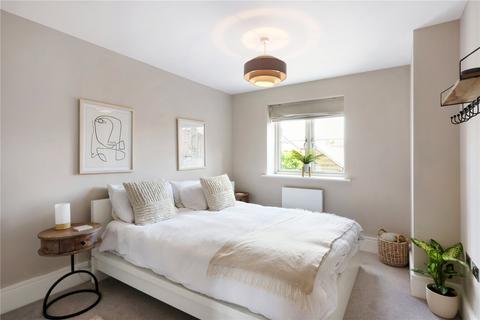 9 Coates Gardens, Charlton Kings, Cheltenham, GL53 8AX