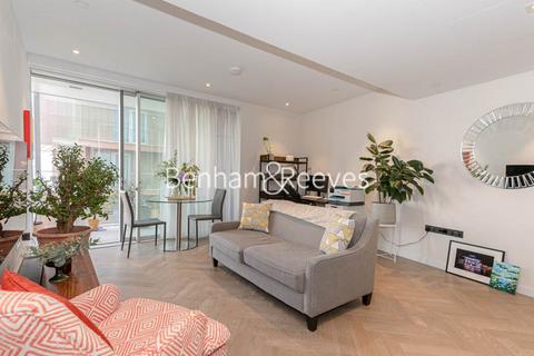 2 bedroom apartment to rent, Pearce House, Circus Road West SW11