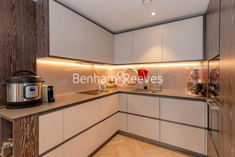 2 bedroom apartment to rent, Pearce House, Circus Road West SW11