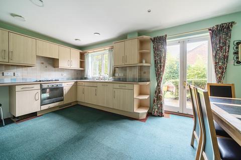 4 bedroom detached house for sale, Fleet Road,  Farnborough , GU14