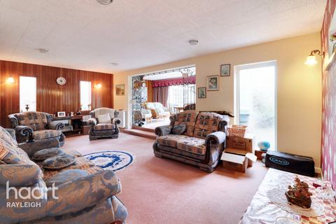 3 bedroom detached house for sale, Eastwood Rise, Leigh-On-Sea