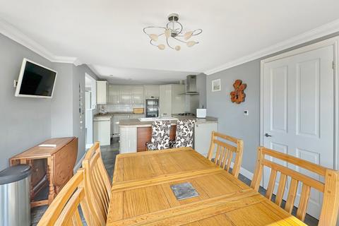 34 Heycroft Way, Tiptree, Colchester, CO5 0DN