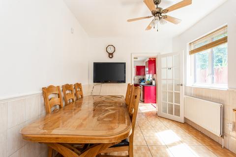 32 Ellesmere Road, London, E3 5QX
