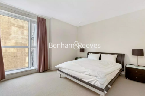 1 bedroom apartment to rent, Berkeley Tower, Westferry Circus E14