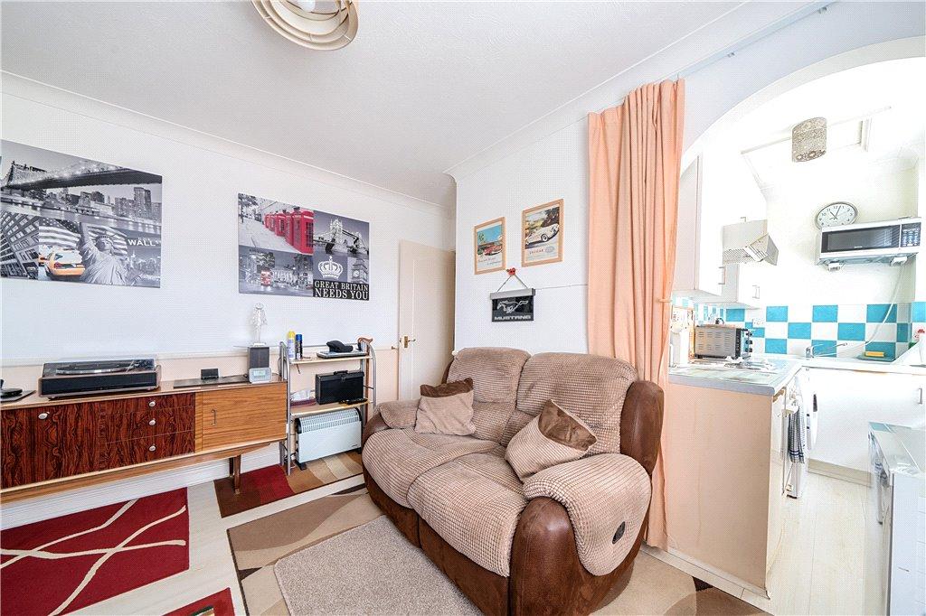 Lounge/Kitchen