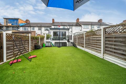 3 bedroom terraced house for sale, Aylesford Avenue, Beckenham