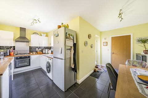 3 bedroom end of terrace house for sale, Freemans Way, Greens Norton, Northamptonshire, NN12