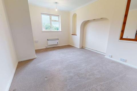 2 bedroom flat for sale, Riverside Drive, Weedon, Northampton NN7 4RT