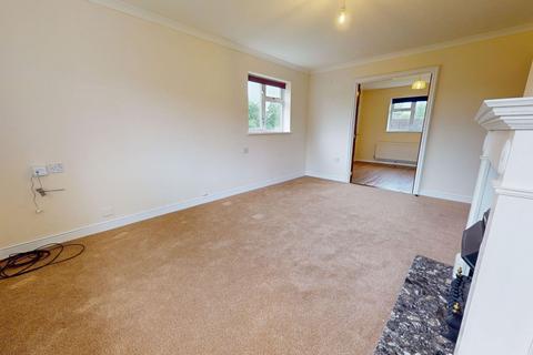 2 bedroom flat for sale, Riverside Drive, Weedon, Northampton NN7 4RT