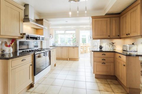 4 bedroom detached house for sale, Gun Lane, Newport Pagnell MK16