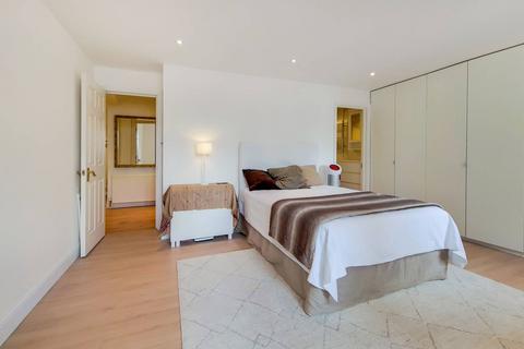 Flat 3, 2 Pepper Street, London, E14 9RB