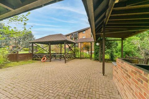 63 Campion Close, Croydon, CR0 5SN