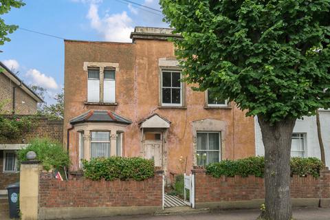 4 bedroom semi-detached house for sale, Grosvenor Park Road, London