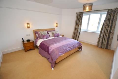 78 Burman Road, Shirley, Solihull, B90 2BQ