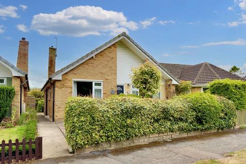 3 bedroom bungalow for sale, Meadow Close, Grove, Wantage, OX12