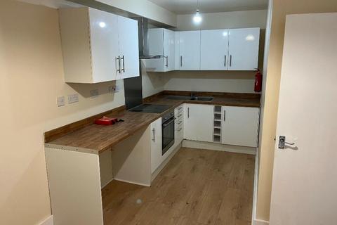 2 bedroom flat to rent, Catford Hill, London SE6