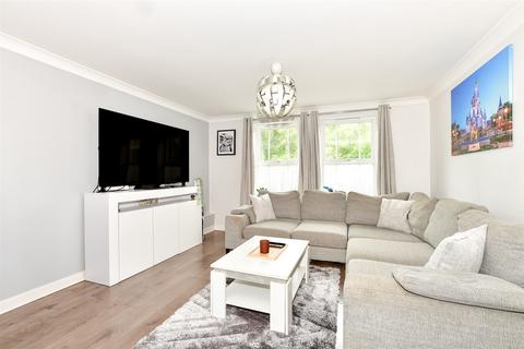 2 Brooklands, Haywards Heath, RH16 4TS