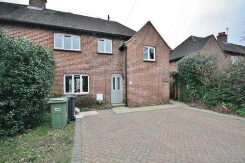 3 bedroom semi-detached house to rent, Thompsons Close, Pirbright GU24