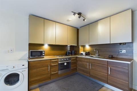 1 bedroom flat for sale, Skyline Plaza Alencon Link, Basingstoke, Hampshire, RG21