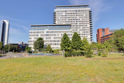 1 bedroom flat for sale, Skyline Plaza Alencon Link, Basingstoke, Hampshire, RG21