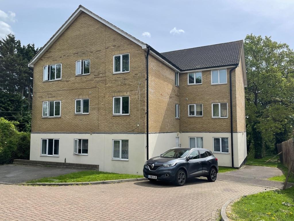 Cherwell Grove, South Ockendon. 2 bed apartment to rent £975 pcm (£