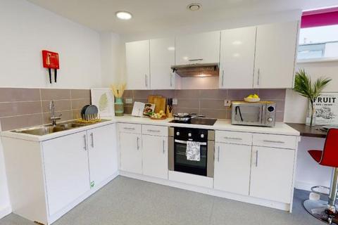 1 bedroom in a flat share to rent, Bronze En Suite at The Podium, 70 Egham Hill TW20