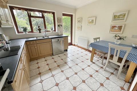 Katandra Barrack Road, West Parley, Ferndown, BH22 8UB